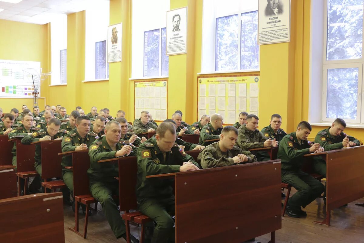 Серпухов военное училище. Филиал академии петра великого в серпухове. Филиал военной академии петра великово серпухов. Филиал академии петра великого в серпухове. Академия петра великого в балашихе.