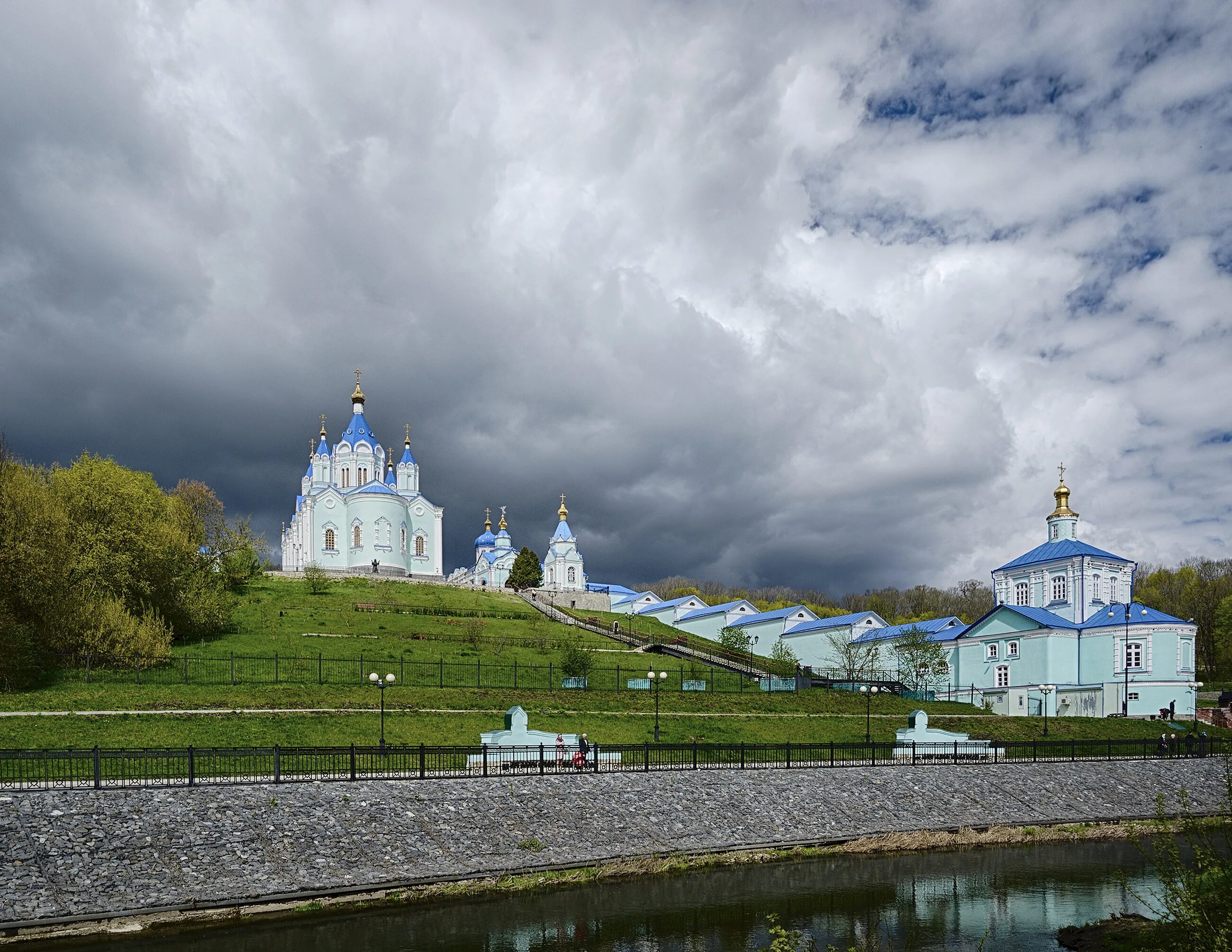 Курская область страна. Курская Коренная пустынь монастырь. Монастырь Курской коренной пустыни. Коренская пустынь Курск. Город Курск Коренная пустынь.