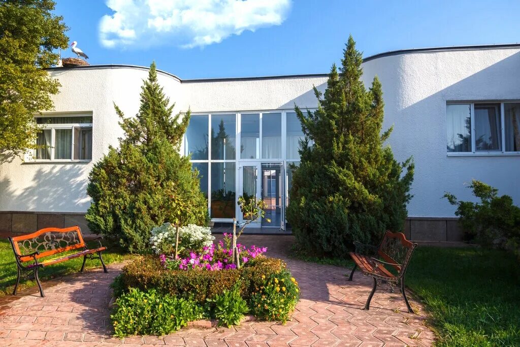 санаторий фламинго крым. крым заозерное магас гостиница. рябинка ул. заозерное ул аллея дружбы. крым евпатория заозерное аллея дружбы 61.