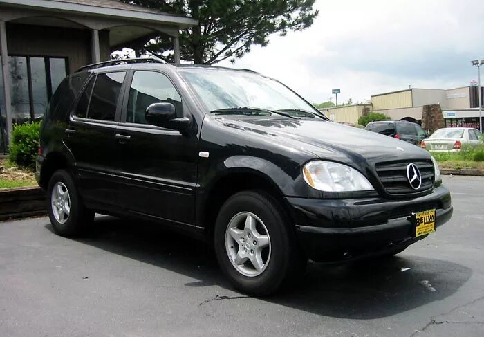 Mercedes Benz ml320 2000. Мерседес ml 320 2000. Мерседес Бенц мл 320 2000. Мерседес ml 2000г. Мл 2000 год