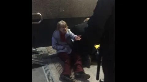Блогерша поебалась с бомжом