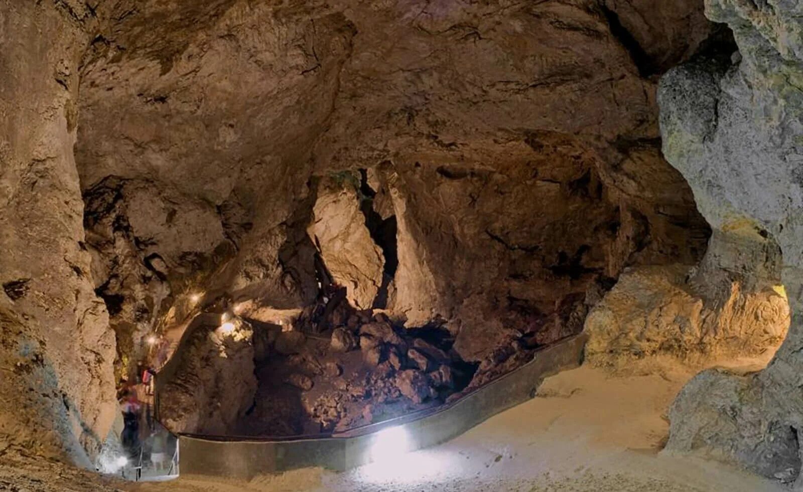 Дьявольское горло Болгария. Дьявольское горло пещера Болгария. Пещера Cueva del Diablo. Дьявольское горло пещера Болгария водопад. Mother natures cave
