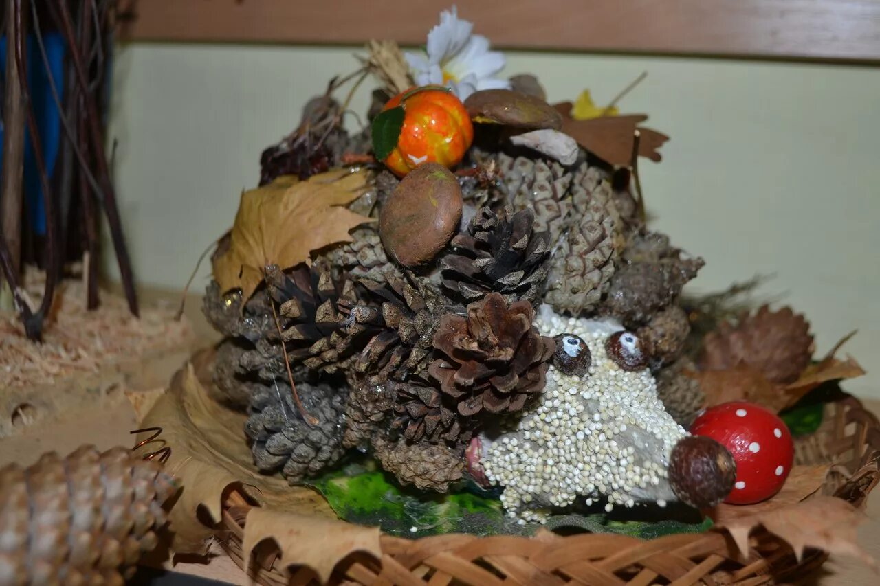 поделки из желудей для детей. детские поделки природного материала. осенние поделки из природного материала. поделки из природного матер. детские поделки природного материала.
