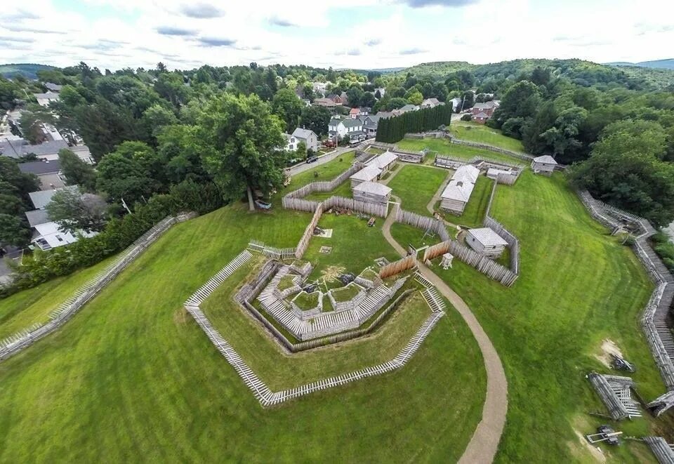 Форт-Эйншент. Крепость АМЕРИКККА (Fortress of Amerikkka). Замосць Форт. Лигонье, Пенсильвания.