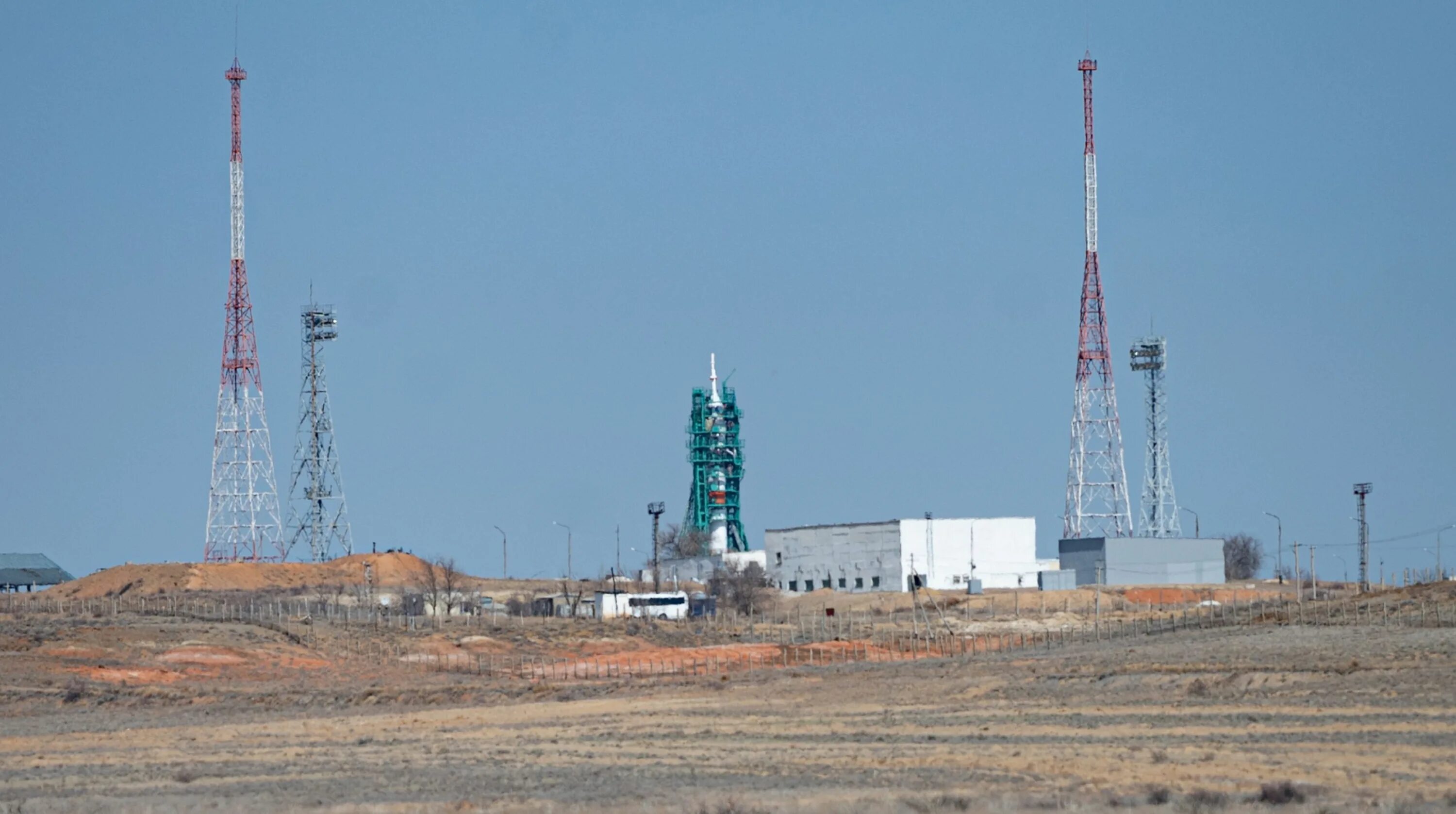 Пуск Союза с Байконура. Космодром Байконур Гагарин. Байконур Гагарин старт. Космодром Байконур старт Гагарина.