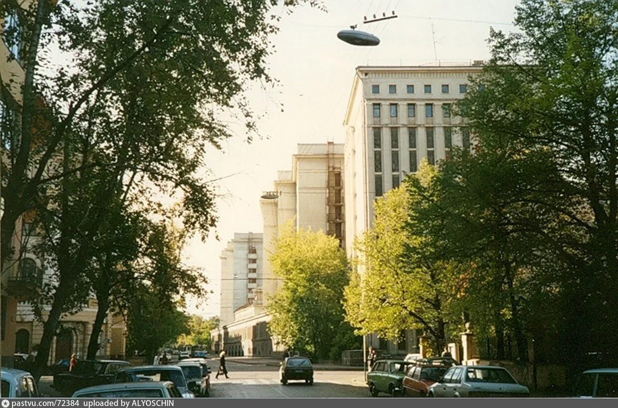 Пироговская улица Москва. Улица малая Пироговская Москва. Хамовники улица малая Пироговская. Большая Пироговская улица Москва.