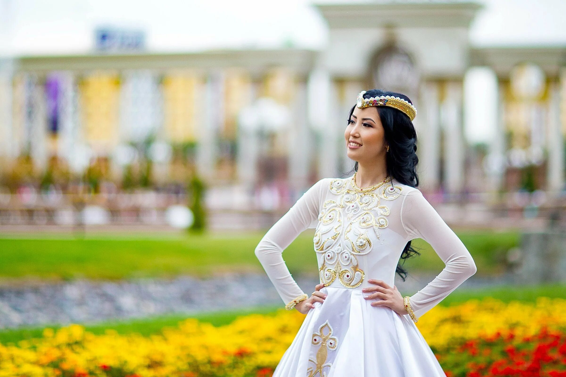 Классная казашка. Казахские девушки. Красивые казахские девушки. Казанские девушки красивые. Казахские Свадебные платья.