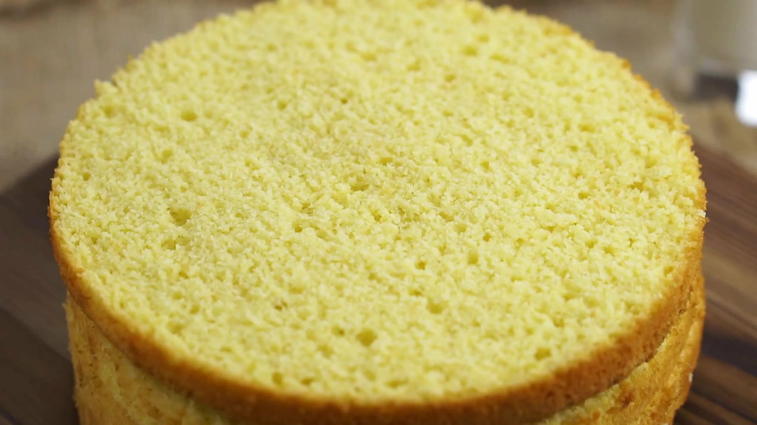 Торт из желтков. Бисквит из желтков. Манный торт. Травка на торте из бисквита. Лимонный бисквит для торта пышный и простой.