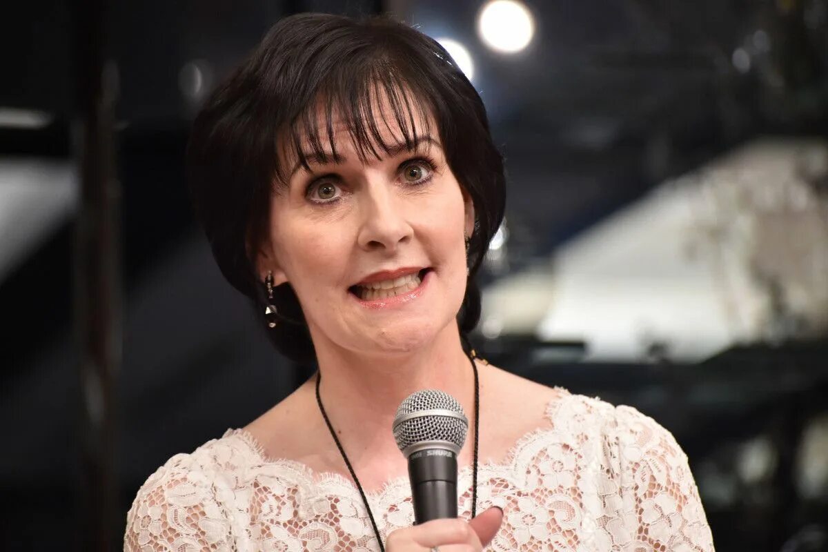 I don t enya. Эния ирландская певица. эния ирландская певица сейчас. эния бреннан 2025. enya певица сейчас.