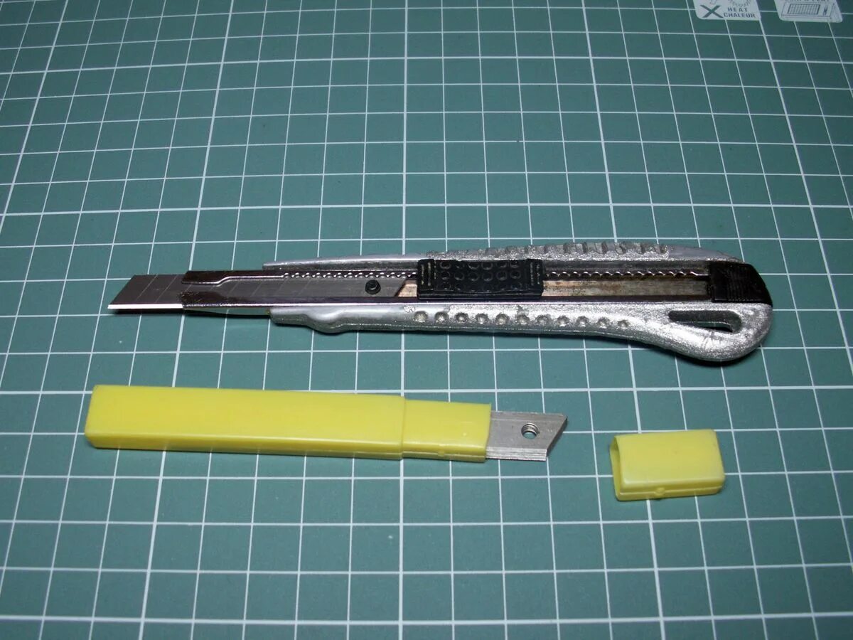 канцелярский нож. как открыть канцелярский нож. сменные лезвия для канцелярского ножа. канцелярский нож ritter нт 40211280. Workmate 18мм 070000600.