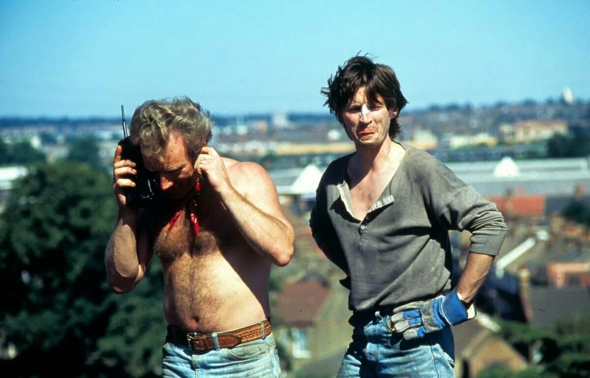 Отброс общества это. Отбросы общества (1991). riff raff 1991. отбросы общества фильм 1991 роберт карлайл. «рифф рафф» карлайл, роберт.