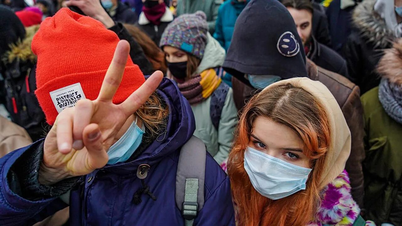 Экстремизм фото. Экстремизм протесты. Дети на митинге. Подростковый экстремизм. Экстремизм акции