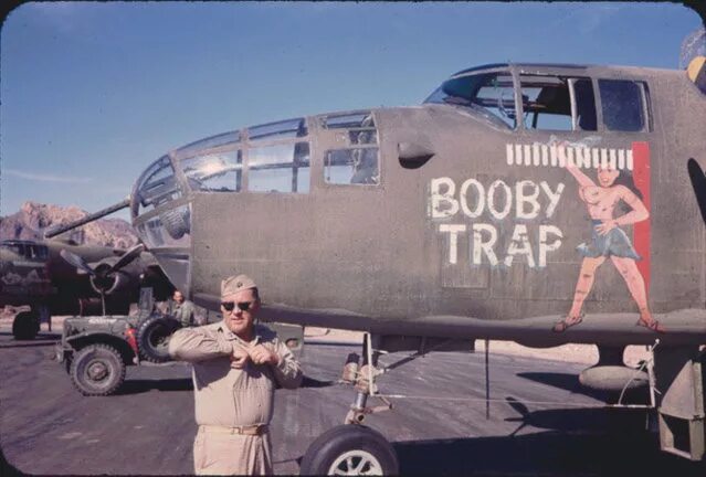 Booby trapping. Уловка 22. booby trap. уловка 22 самолет. уловка 22 b 25.