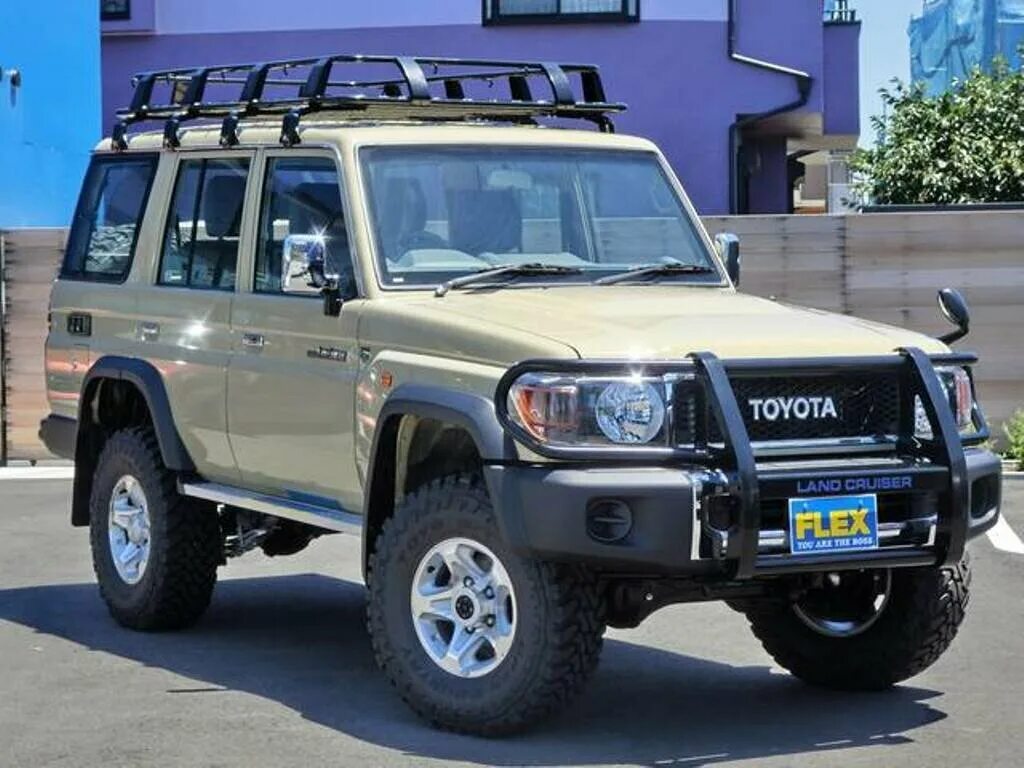 Лк хантер. Toyota Land Cruiser 76 70. Toyota Land Cruiser Hunter 70. Toyota Land Cruiser lc76. Тойота ленд Крузер LC 76.