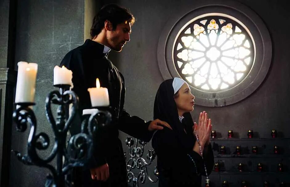 Священник и монахиня. Веселый католический священник. Монашка и священник. Монах и монашка. Священник и монахиня.