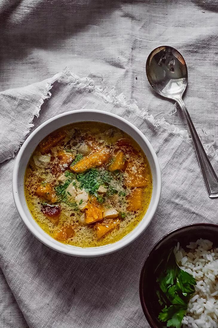 Французский суп с тыквой. Тыквенно кокосовый суп. Тыквенный крем-суп со сливками. Тыквенный суп с кокосовым молоком. Тыквенно кокосовый суп.