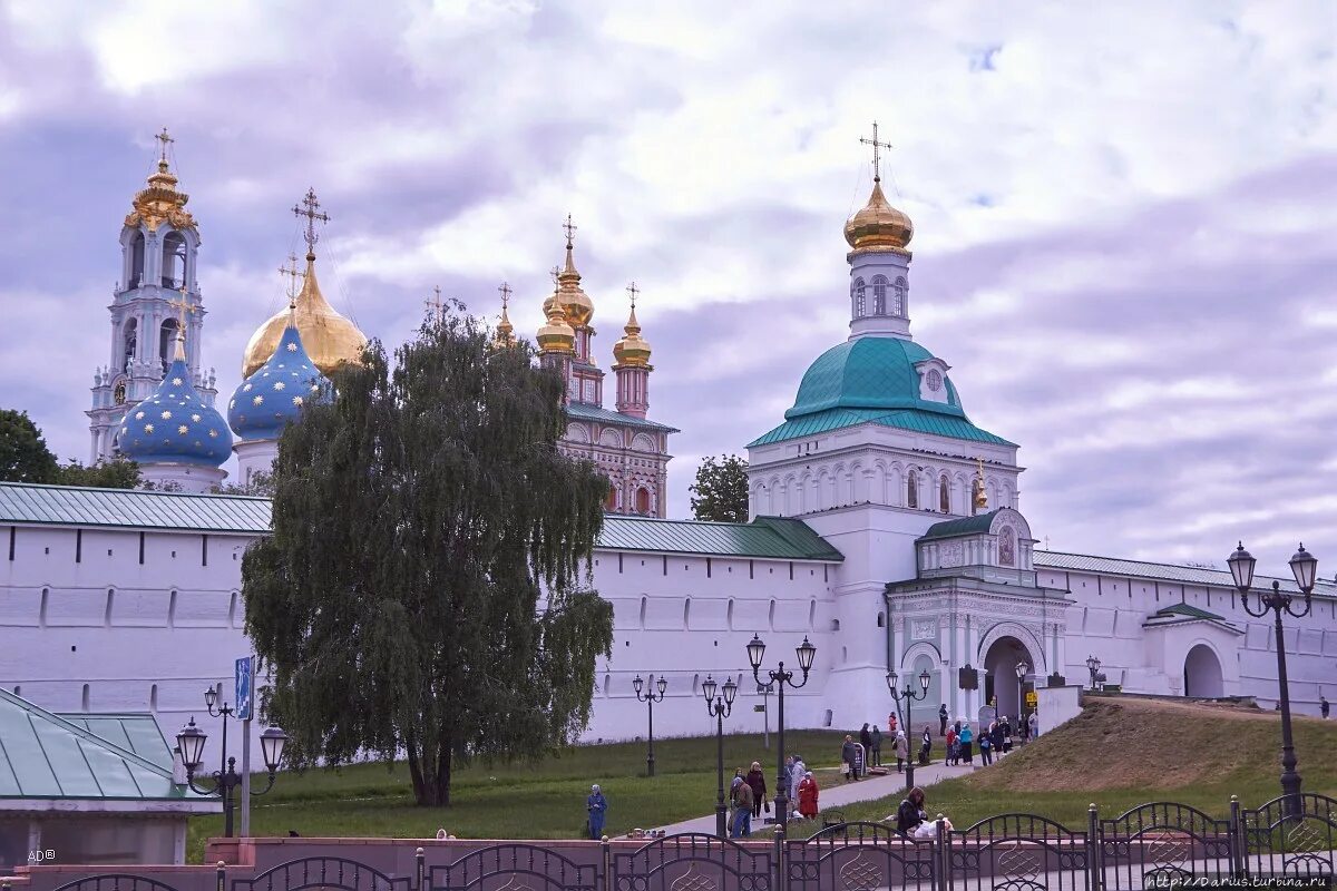 Сайт сергиева посада монастыря. Троице-Сергиева Лавра Сергиев Посад. Монастырь Сергиево Троицкая Лавра. Троицкий монастырь Сергиев Посад. Cdznjnhjbnwrfz cthubtdf kfdhd.