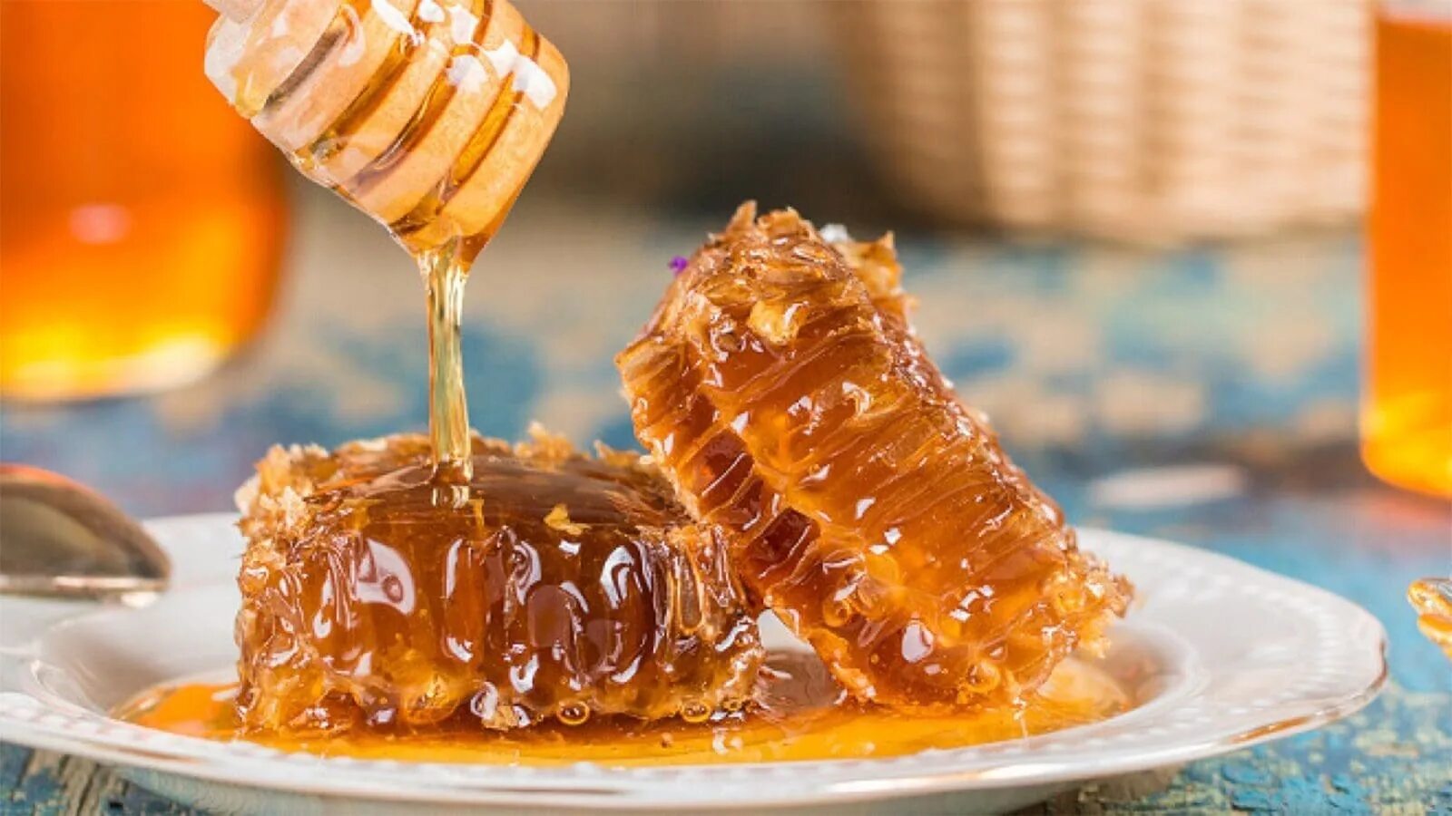 Honey медовый. Raw Honey. Хлеб с медом. Honey benefits.