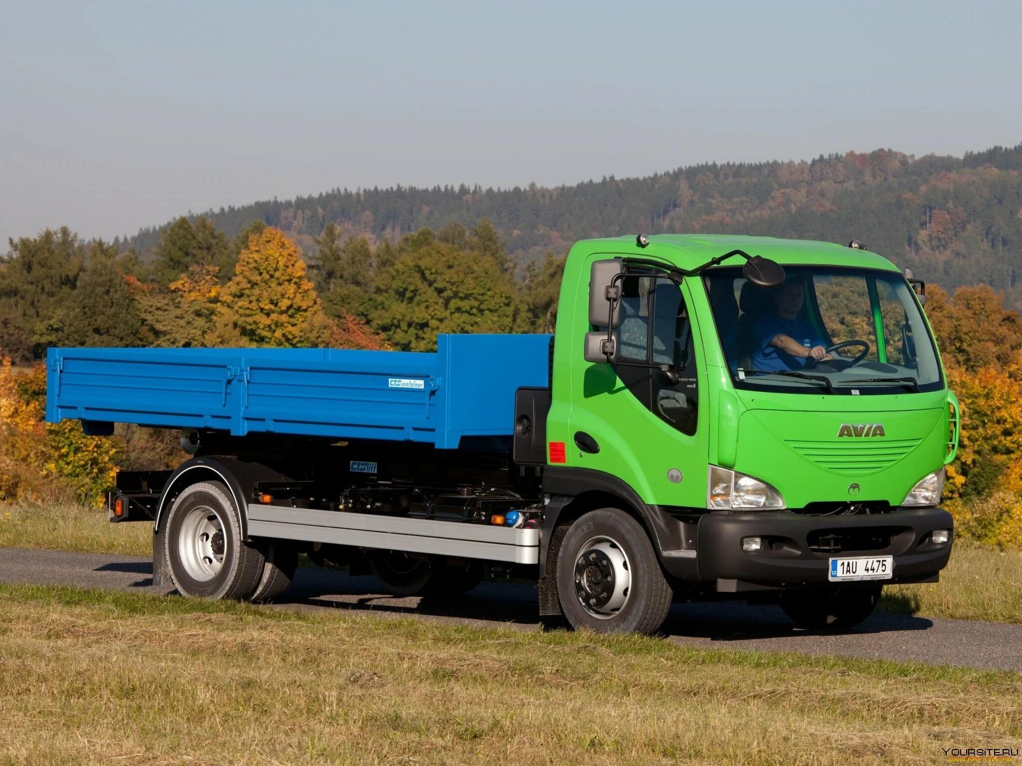 Грузовичок фото. Avia d120. Грузовик Avia d120. Самосвал Daewoo-Avia d75. МАЗ-3650 малотоннажный грузовой автомобиль.