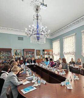 Круглый стол женщины