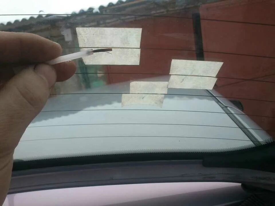 Не работает заднее стекло