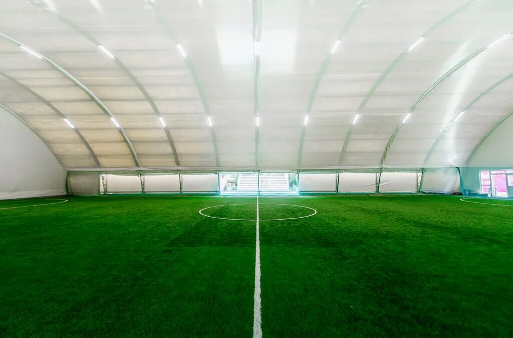 манеж красный маяк. манеж красного маяка 28. красного маяка вл 28. спорткомплекс островитянова 10. спортивная база красный маяк.