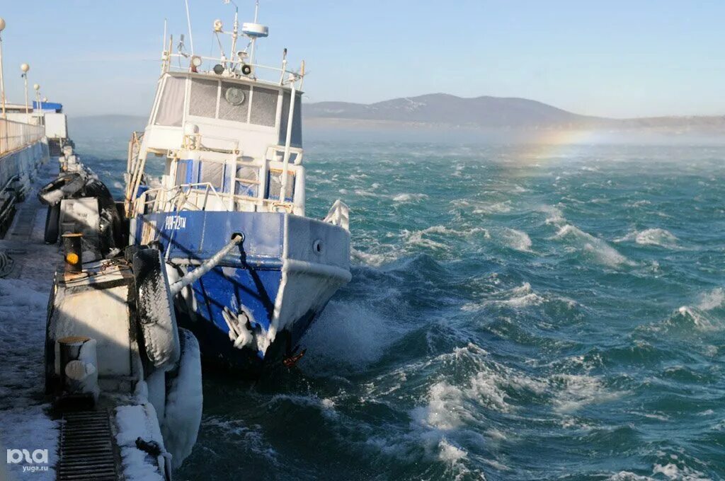 рыболовного сейнера (мрс-450) "ураганный". сухогруз владивосток. танкер shturman malygin. транспортный рефрижератор алаид. сухогруз ливадия выброшенный.