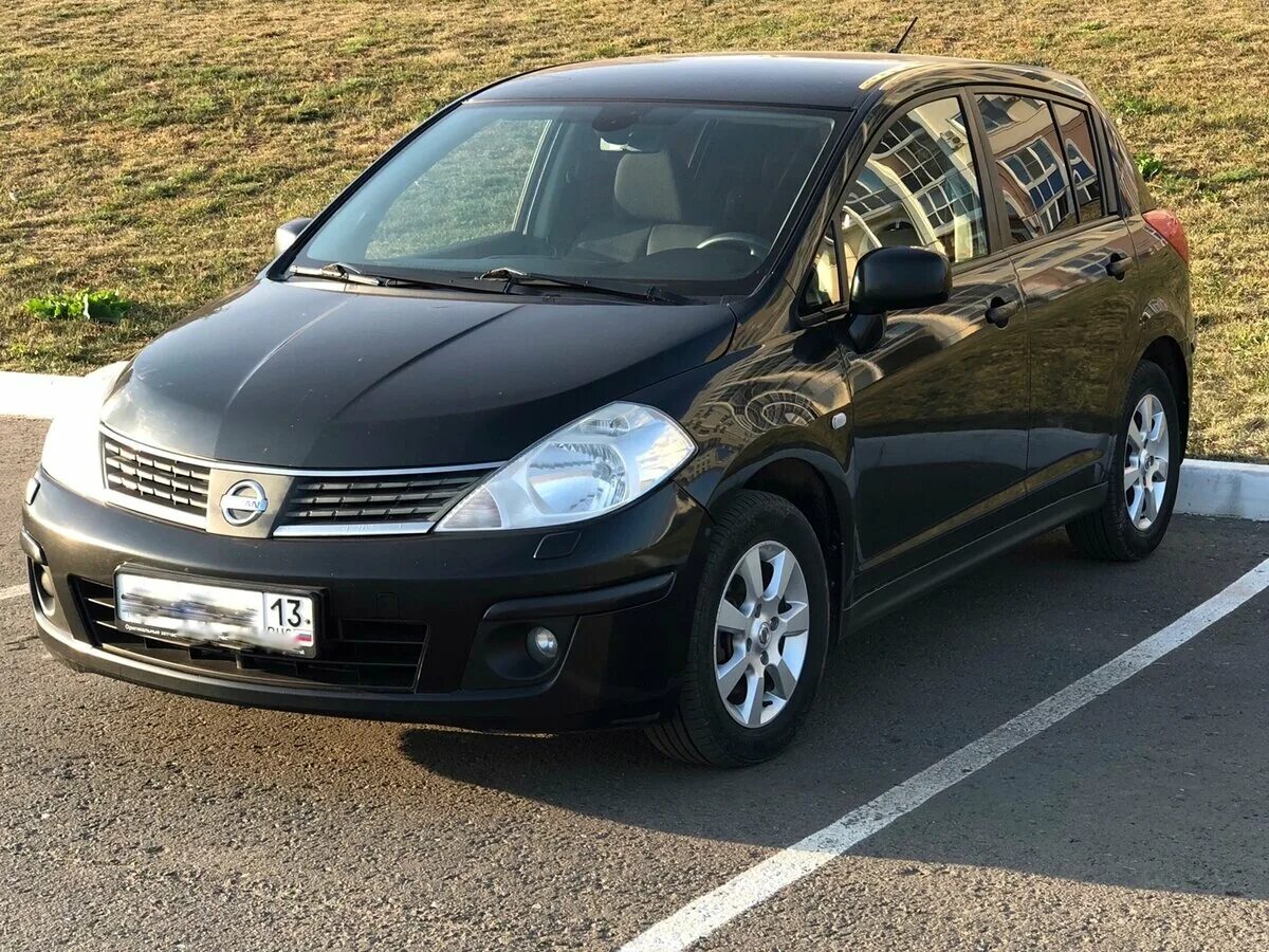 Купить тииду 2008. Nissan Tiida 2008. Ниссан Тиида 2008 года. Nissan Tiida 2008 хэтчбек. Ниссан Тиида хэтчбек 2008 черный.