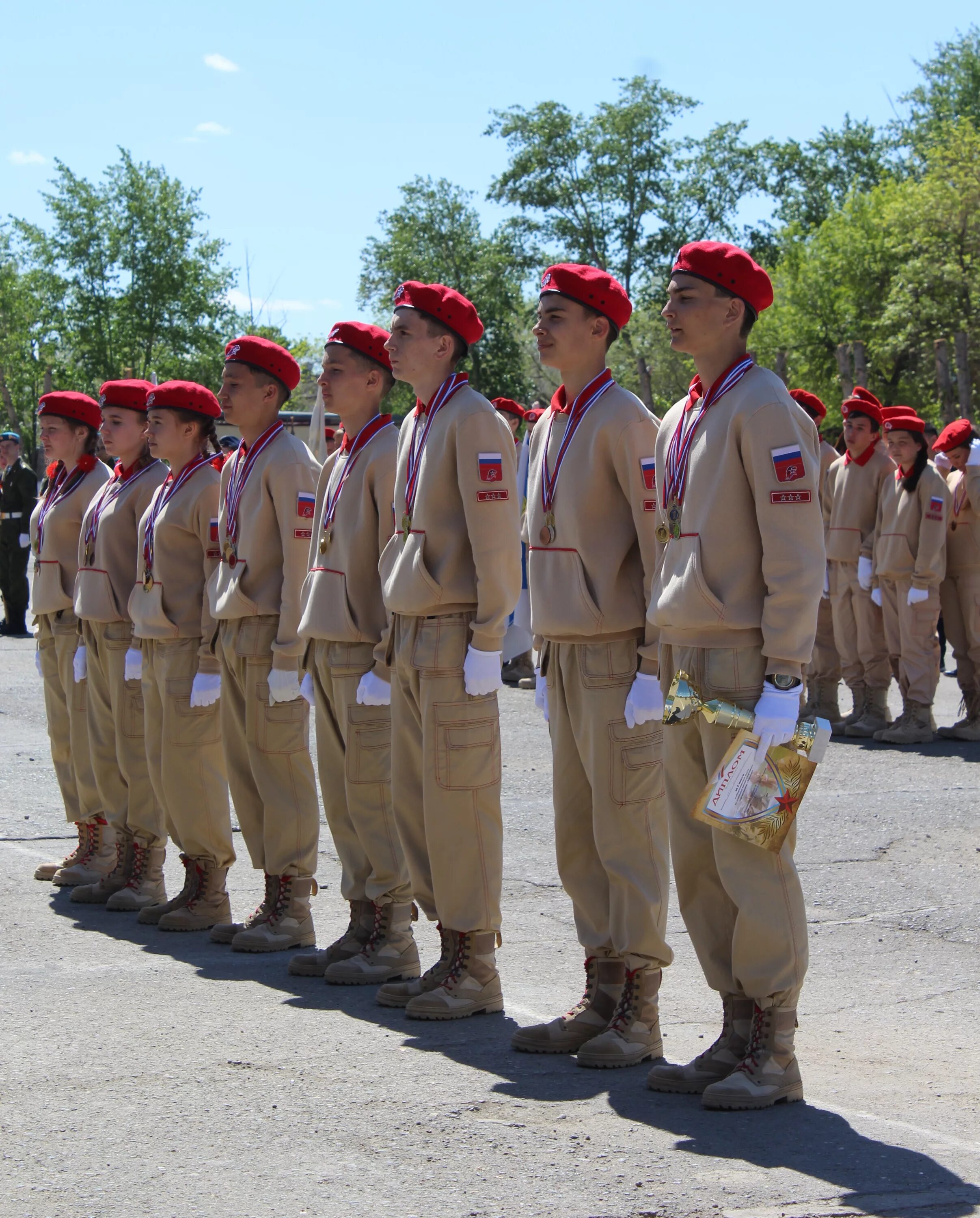 Зарница туапсе. Учения зарница. Военно патриотическая игра. Зорница в порошино 2012 год. Зорница или зарница.