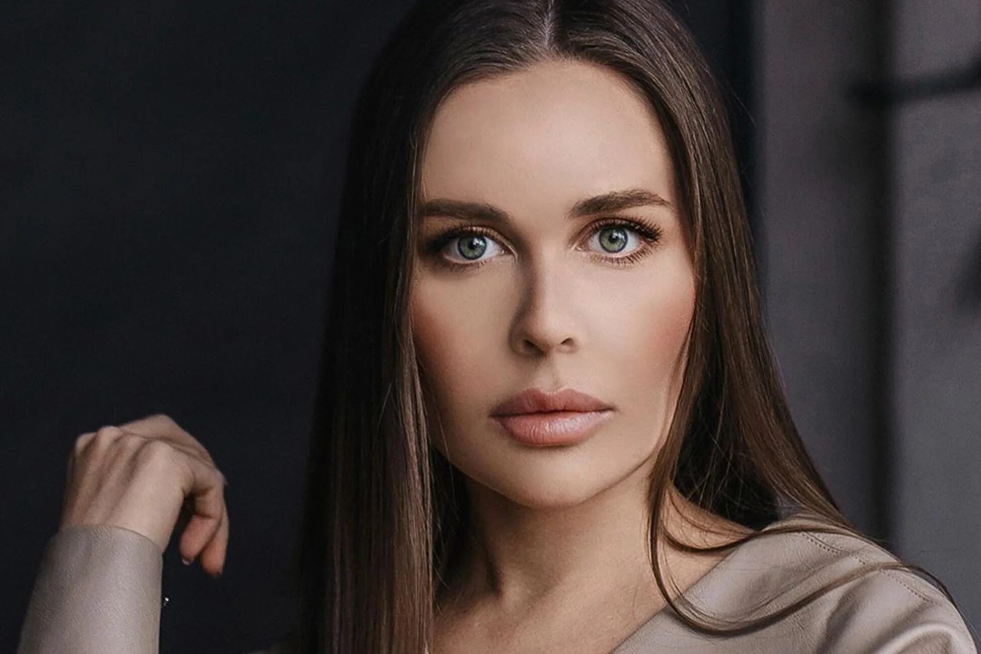 Юля из уральских. Юлия михалкова. Юлия михалкова. Юлия михалкова актриса. Михалкова уральские пельмени.