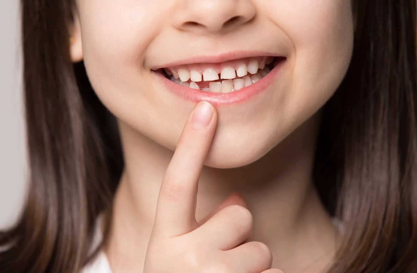 Серебрение молочных зубов у детей. Сильно шатается зуб что делать