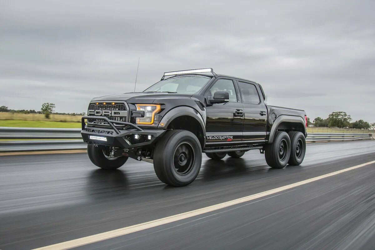 Пикап трое. Форд ф 150 Раптор 6x6. Ford Hennessey Velociraptor 6x6. Форд f150 6x6. Форд ф150 Раптор 6.