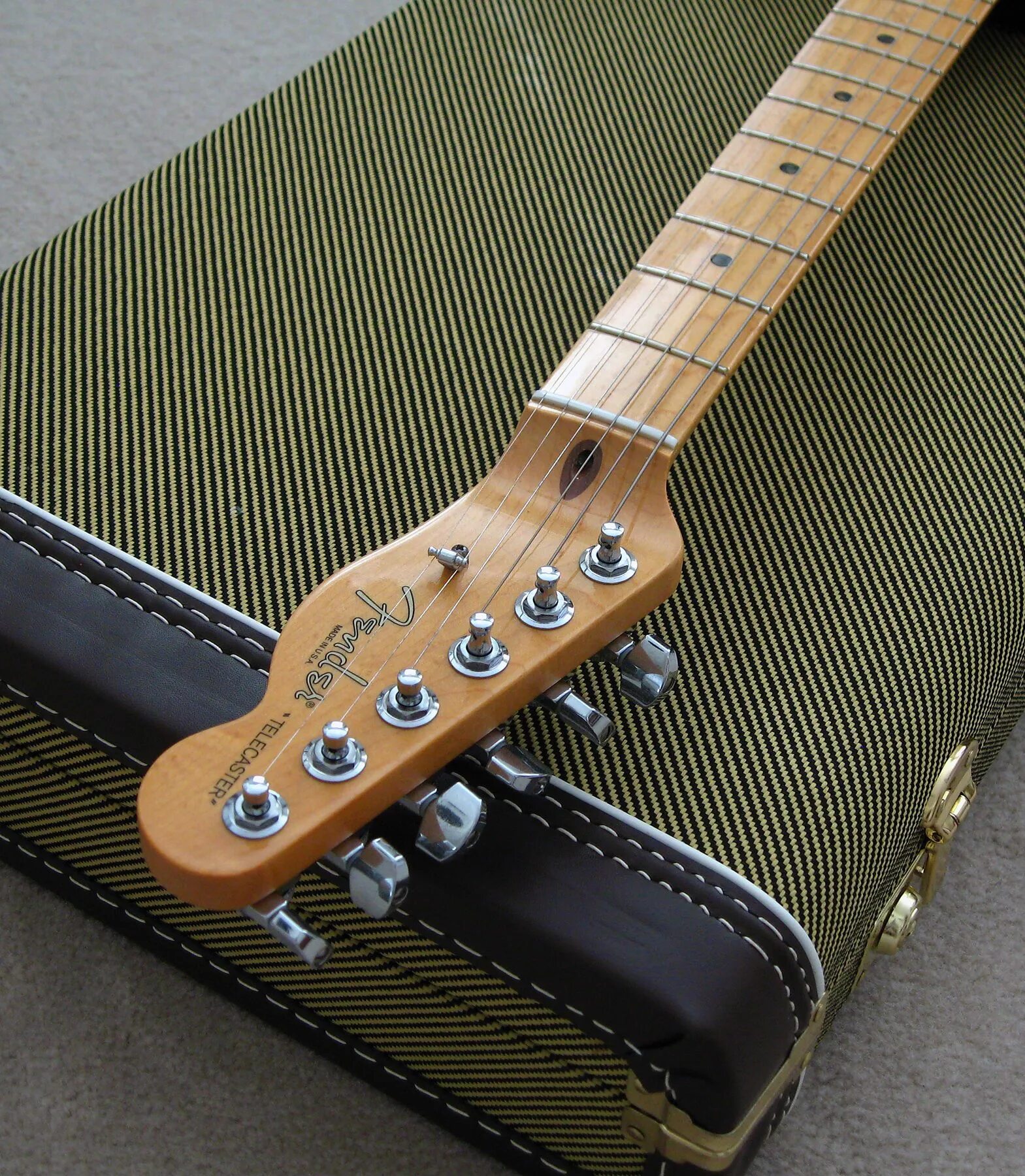 Fender telecaster белый. Fender telecaster желтый. Телекастер 52. Фендер телекастер винтаж. Телекастер 1975.