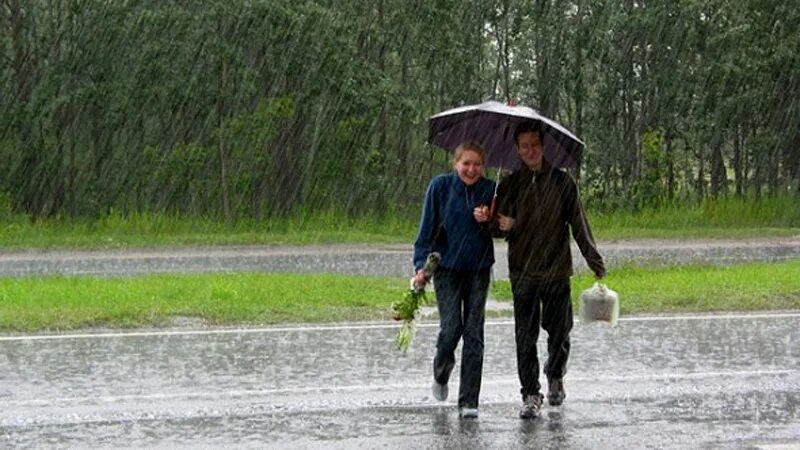 День прогулок под дождем. Ливни в Костроме летом. Майский дождь. Дождь в Костроме.