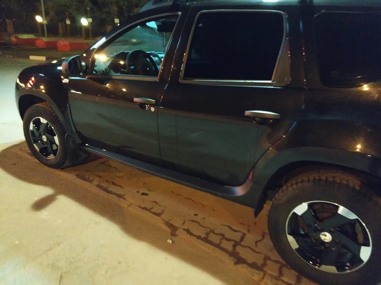 Лит диски на дастер. Хром диски на рено дастер. Лит диски на дастер. Диски на рено дастер r16 литые. Диски рено дастер размер 16 литые.