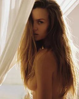 Josephine skriver photoshoot