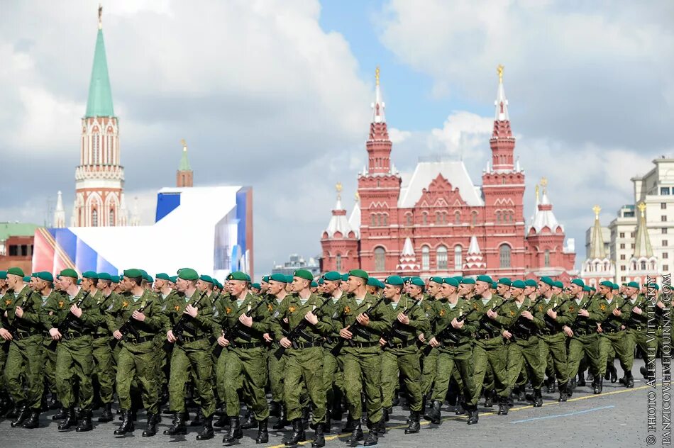 Парада победы 9. Парад Победы 2011 года на красной площади. Парад Победы 2011 в Москве. Парад на красной площади 9 мая 2011. Парад Победы 9 мая 2011.