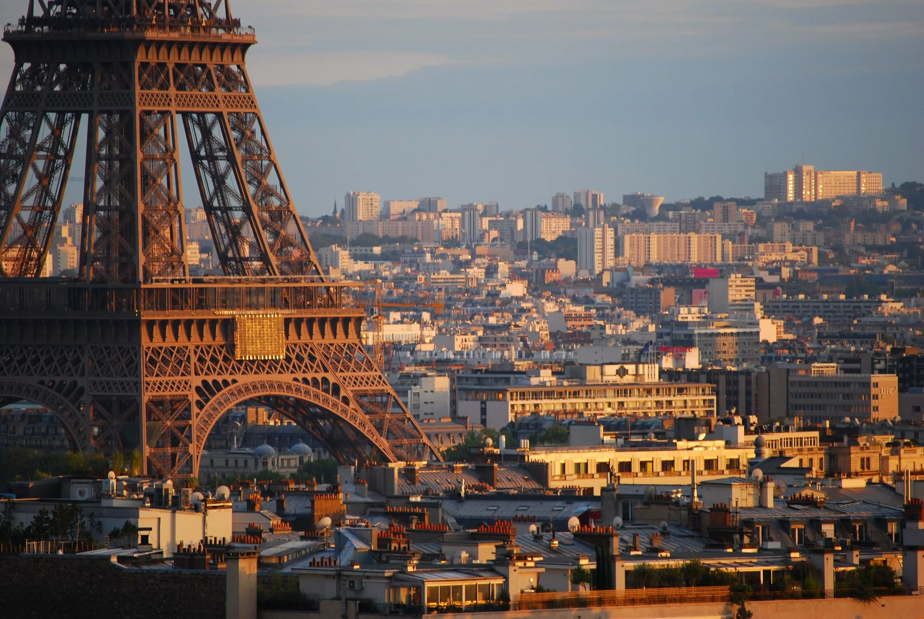 France pictures. Эйфелева башня в Париже. Эйфелева башня в центре Парижа. Париж Елисейские поля Эйфелева башня. 100. Франция. Столица-столица. Париж..