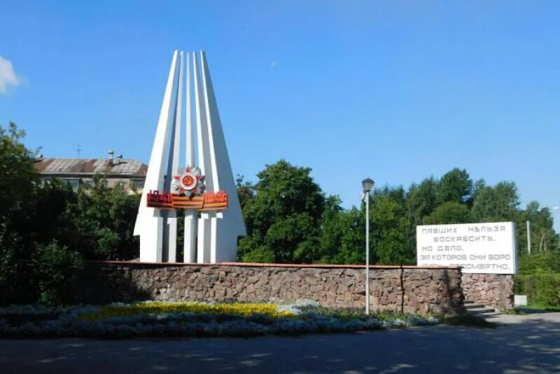 Памятники череповца череповца. Штыки череповец памятник. Памятник 286 стрелковой дивизии. Штыки череповец памятник. Штыки череповец.