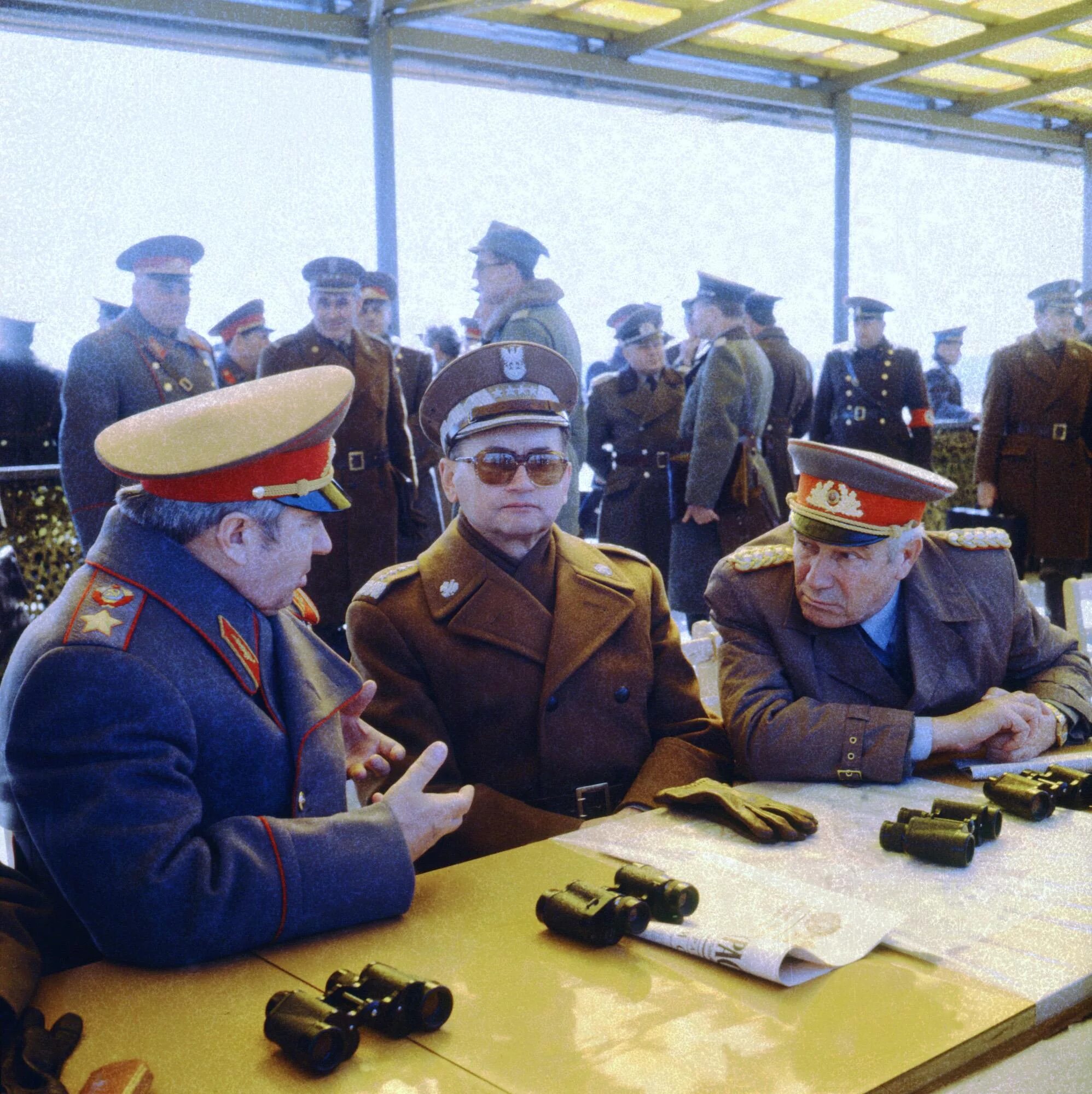 Главнокомандующий объединенными силами варшавского договора. Ярузельский учения 1981. Учения Советской армии Запад-81. Военные учения СССР Запад 81. Армия СССР учения.