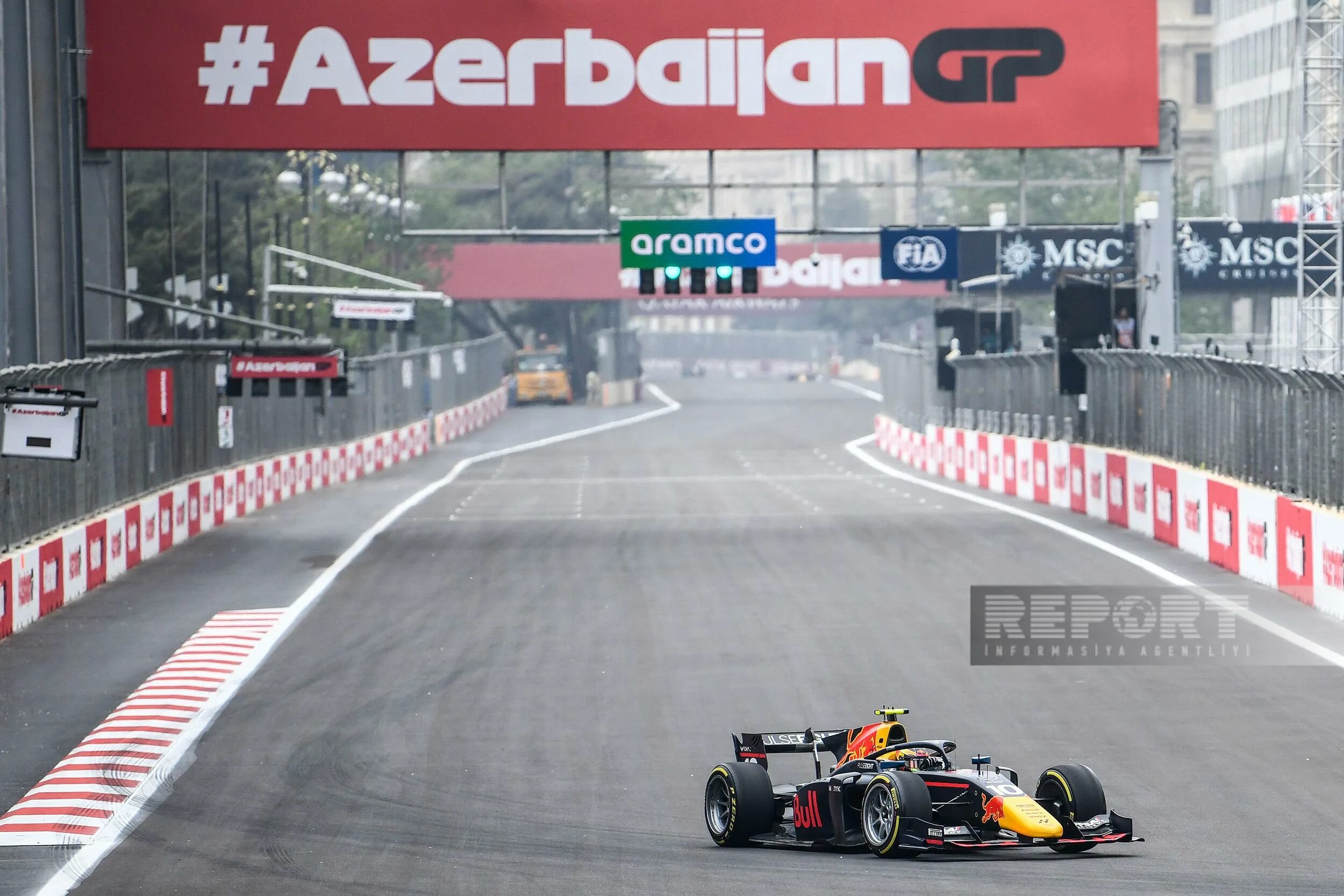 Формула азербайджан 2024. Формула 1 Баку. Формула 1 в Азербайджане 2024. Formula 1 Baku 2024. Формула 1 старт.