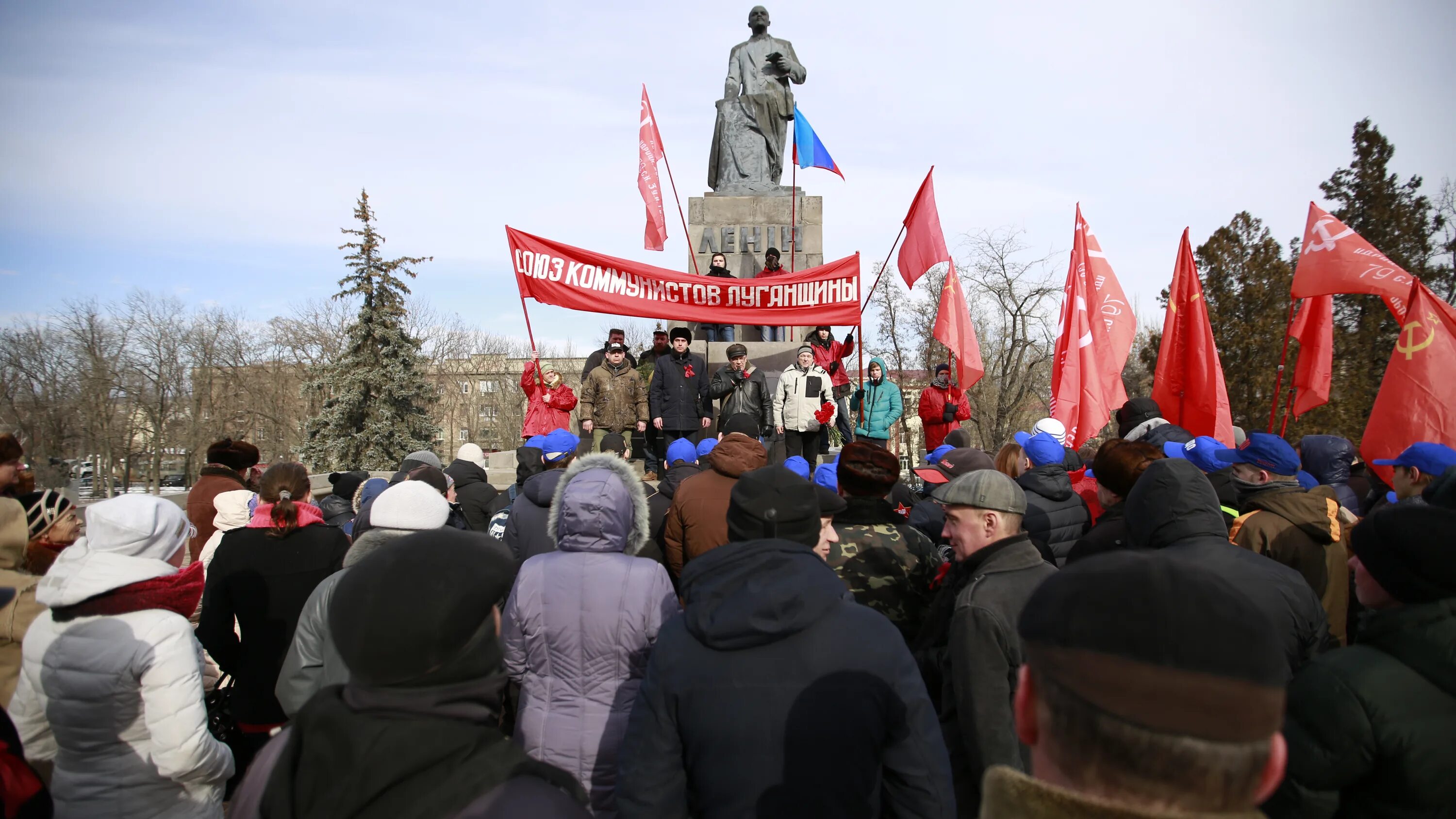 Пророссийские митинги в донецке 2014. Антиукраинский митинг. Днр и лнр последние новости антимайдана. Восстановление днр и лнр. Антимайдан новости днр лнр.