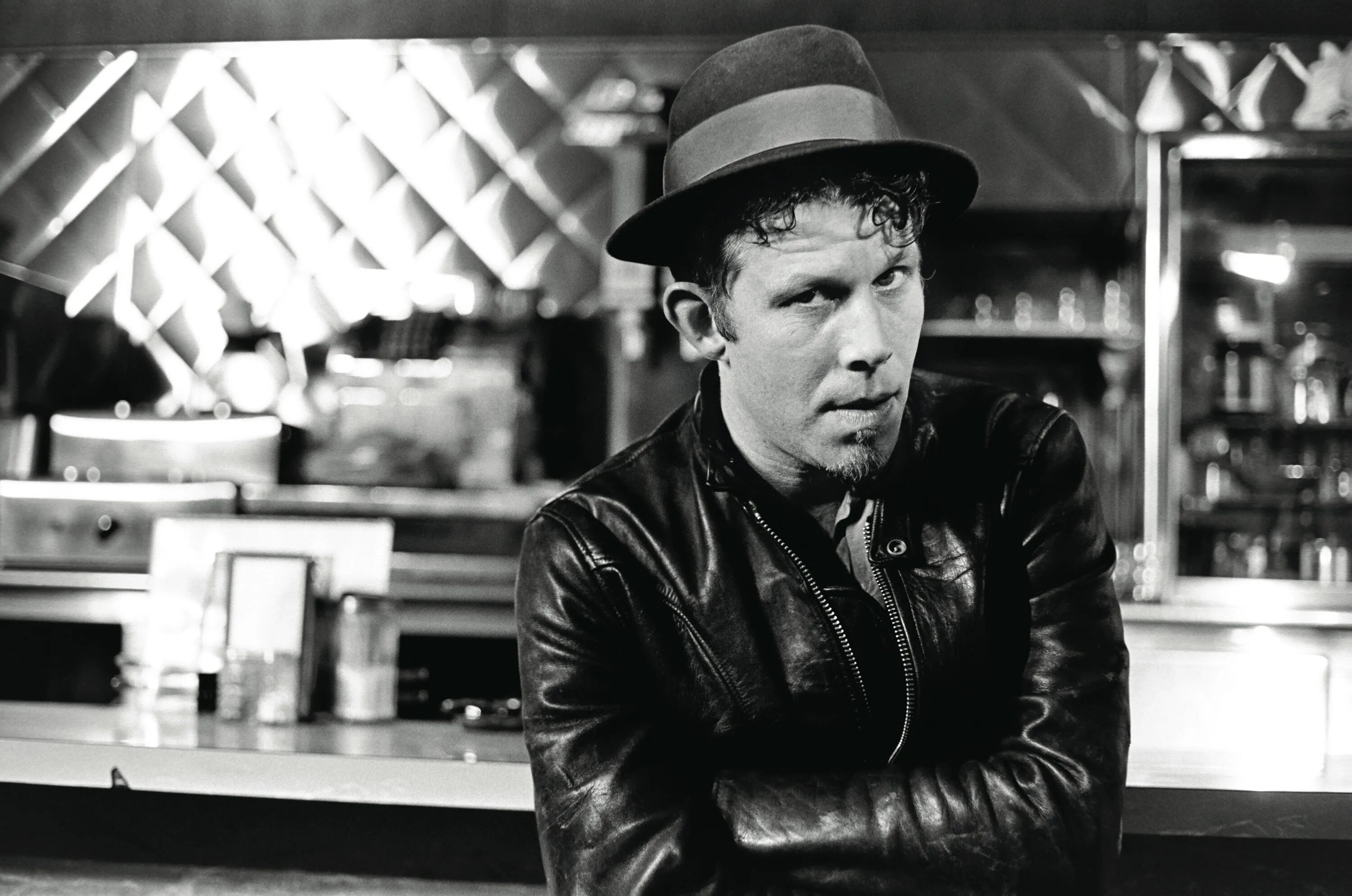 Tom waits rain. Том уэйтс. группа tom waits. том уэйтс фото. tom waits 1985.