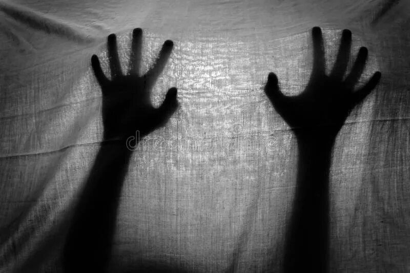 Тень руки человека. Страх руки тени. Тени руками. Тени рук много. Behind hand