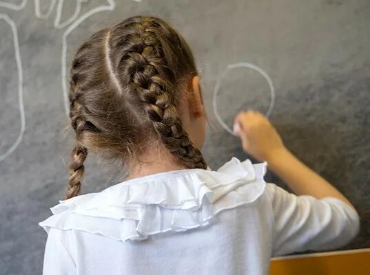 Школа лоб. Российская учительница нарисовала первоклашке на лбу «двойку».