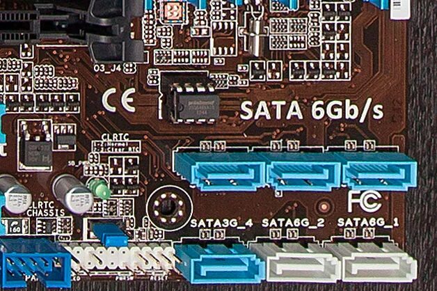 Ssd sata 3 разъем на материнской плате. Интерфейс: sata iii материнская плата. Sata 3 sata 2 разъемы на материнке. Какие sata на материнской плате. Ссд сата на материнской плате.