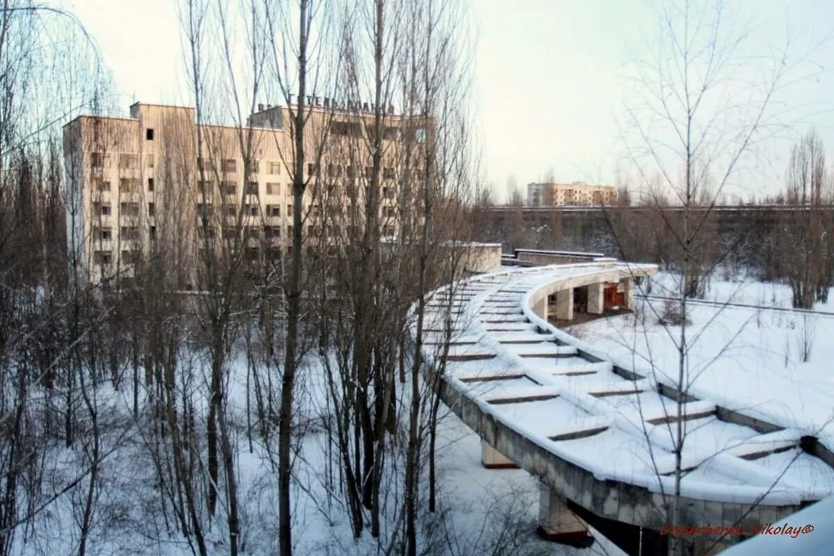 Https chernobyl. Колоннада Припять. ДК Энергетик и гостиница Полесье. Припять 2014. Экскурсия по Чернобылю.