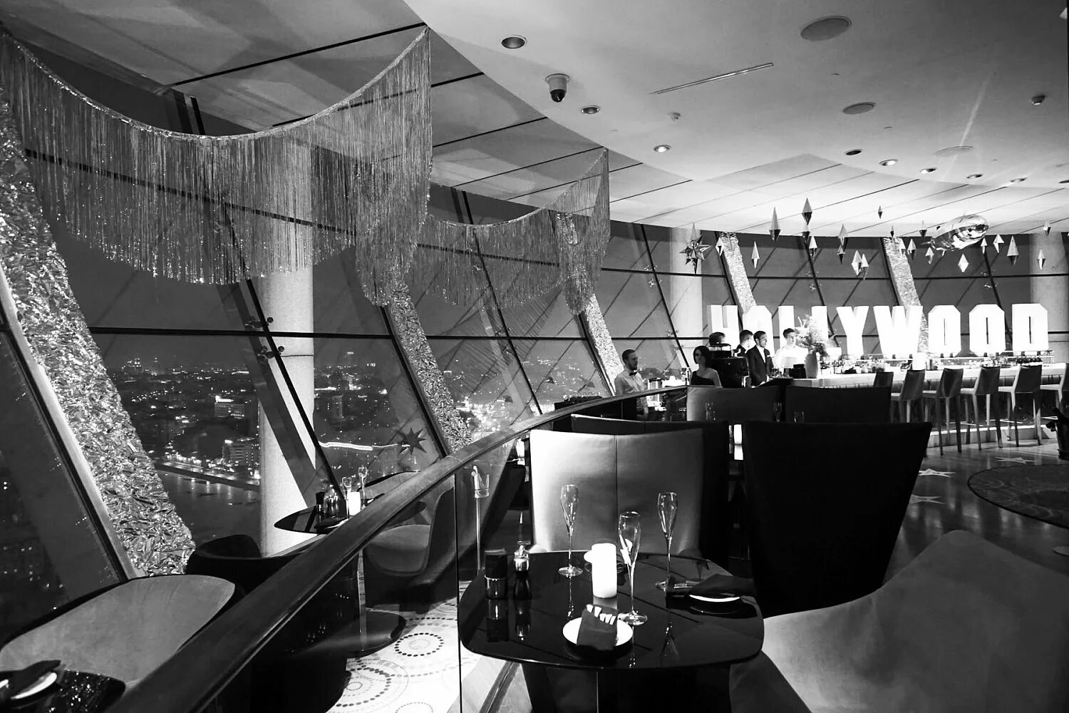 Open space ленинский проспект студия. Сити спейс бар. Душевая в тунисе. Яхмур спейс покровка. Яхмур спейс покровка.