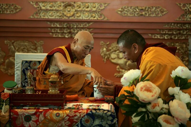 Восточно тибетская медицина. Трактат чжуд ши о тибетской медицине. Лечение в тибете. Лечение в тибете. Тибетская медицина.