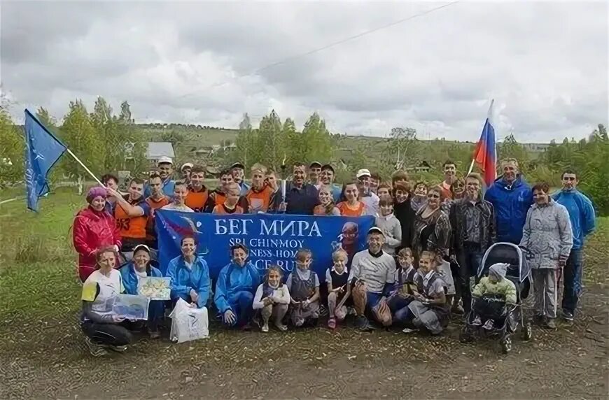 Автобус пермь елово чайковский. Попутчики Елово Чайковский. Футбол в Елово. Большеусинская СОШ Пермский край. Стадион в Еловской школе села Елово.